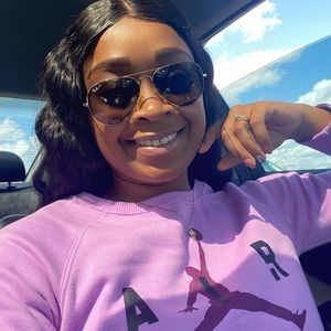 Meet your Posher, Deidre